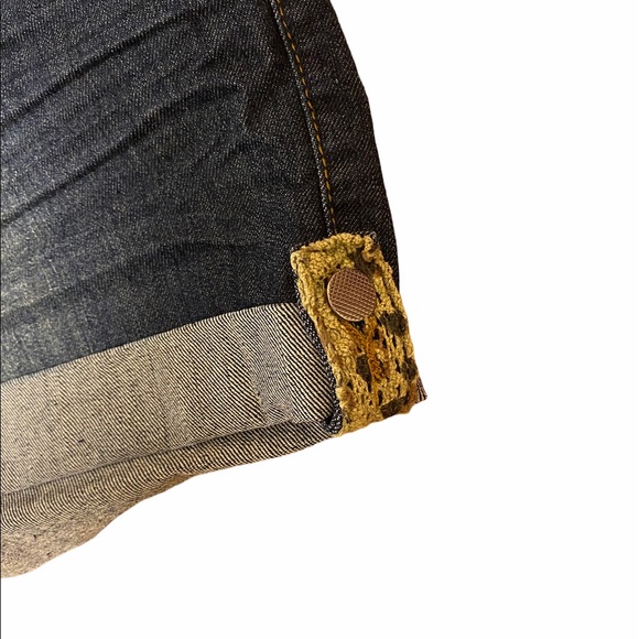 NWT XL Maternity Shorts with Crochet Accents - Picture 5 of 5